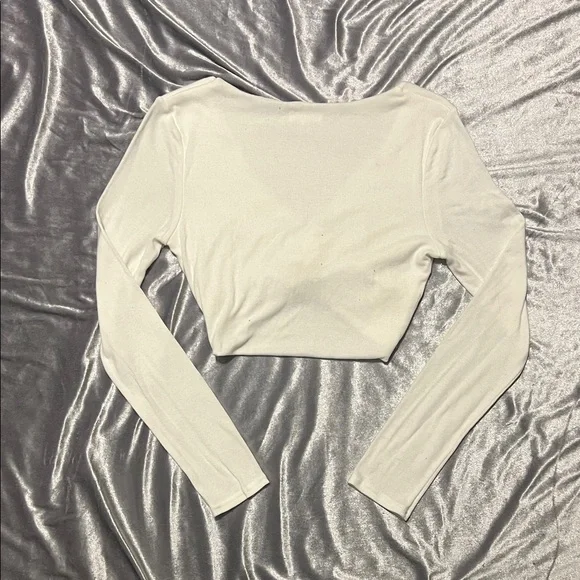 Elegant White Long Sleeve Top - Picture 4 of 4